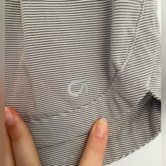 Gap Fit Grey and White Striped Activewear Shorts - Picture 4 of 5